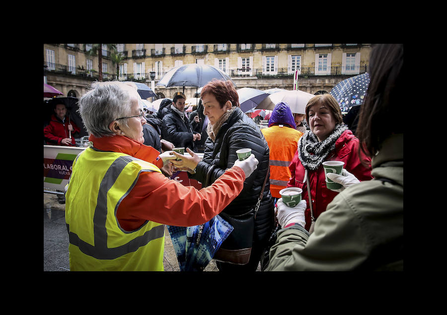 La Plaza Nueva se empacha con 500 kilos de Roscón Solidario