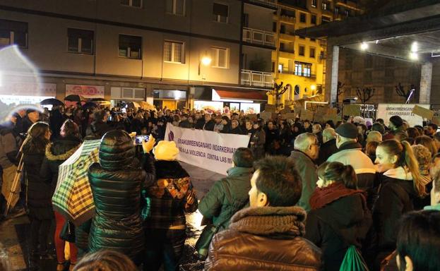 Medio millar de personas se dio cita en la concentración. 