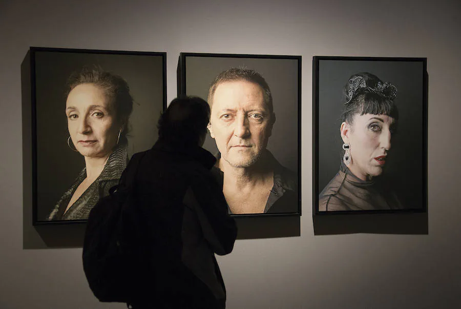 Los protagonistas del asalto a la modernidad hace tres décadas vuelven a posar para quince destacados fotógrafos