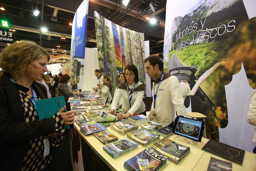 El FesTVal se hace eco de los atractivos de Vitoria-Gasteiz a través de sus nuevos embajadores Roberto Brasero, Sandra Golpe y Jon Sistiaga