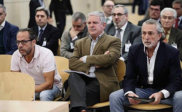 Álvaro Pérez Alonso 'El Bigotes', Pablo Crespo y Francisco Correa, durante el juicio de la trama Gürtel. 
