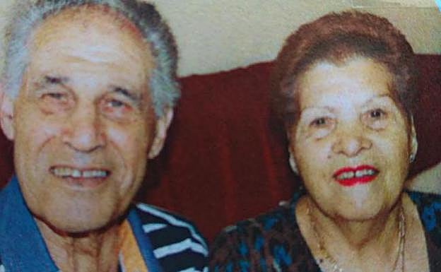 Foto de la esquela de Rafael y Lucía. 