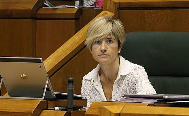 Pili Zabala, en el Parlamento vasco. 