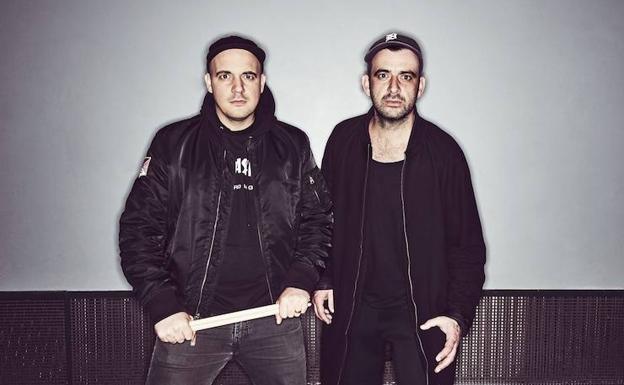 Los músicos y DJ Modeselektor.