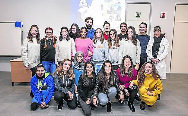 Alumnos de Los Herrán y Carmelitas. 