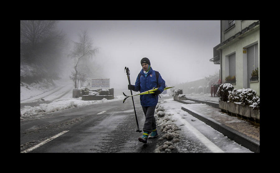 Las bajas temperaturas han dejado un paisaje invernal.