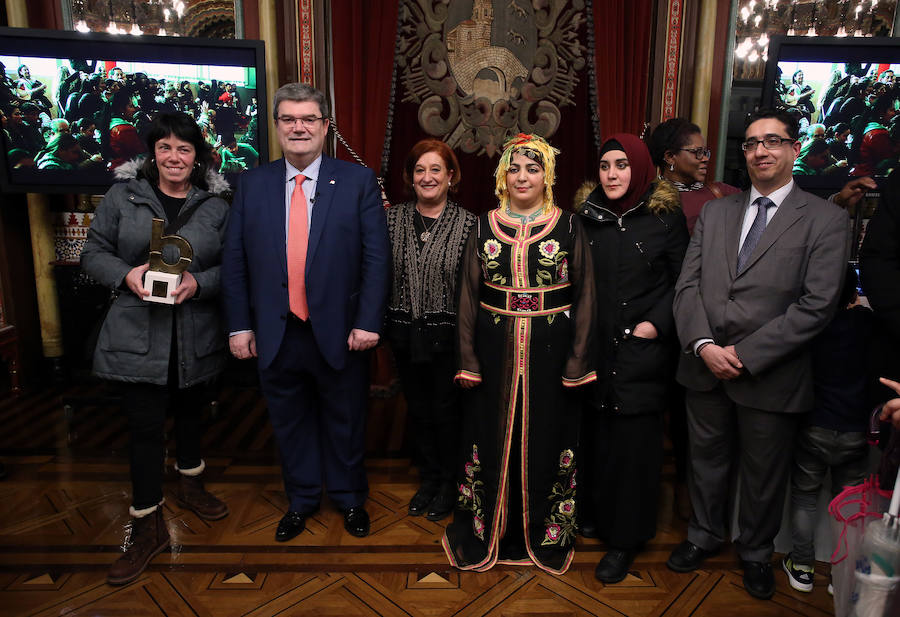 Izaskun Alonso, Juan María Aburto, Itziar Urtasun, Afaf El Haloui, Amalur García y Óscar Fernandez Monroy.