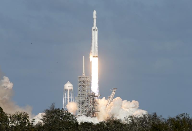 El lanzamiento del Falcon Heavy, en imágenes