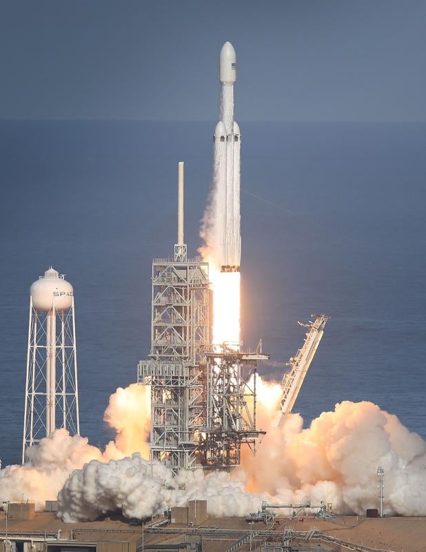 El lanzamiento del Falcon Heavy, en imágenes