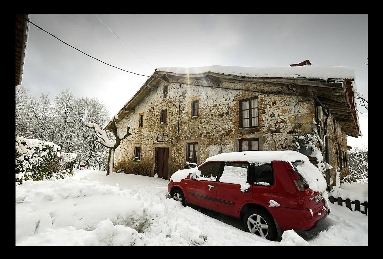 Fotos: frío y nieve en Euskadi