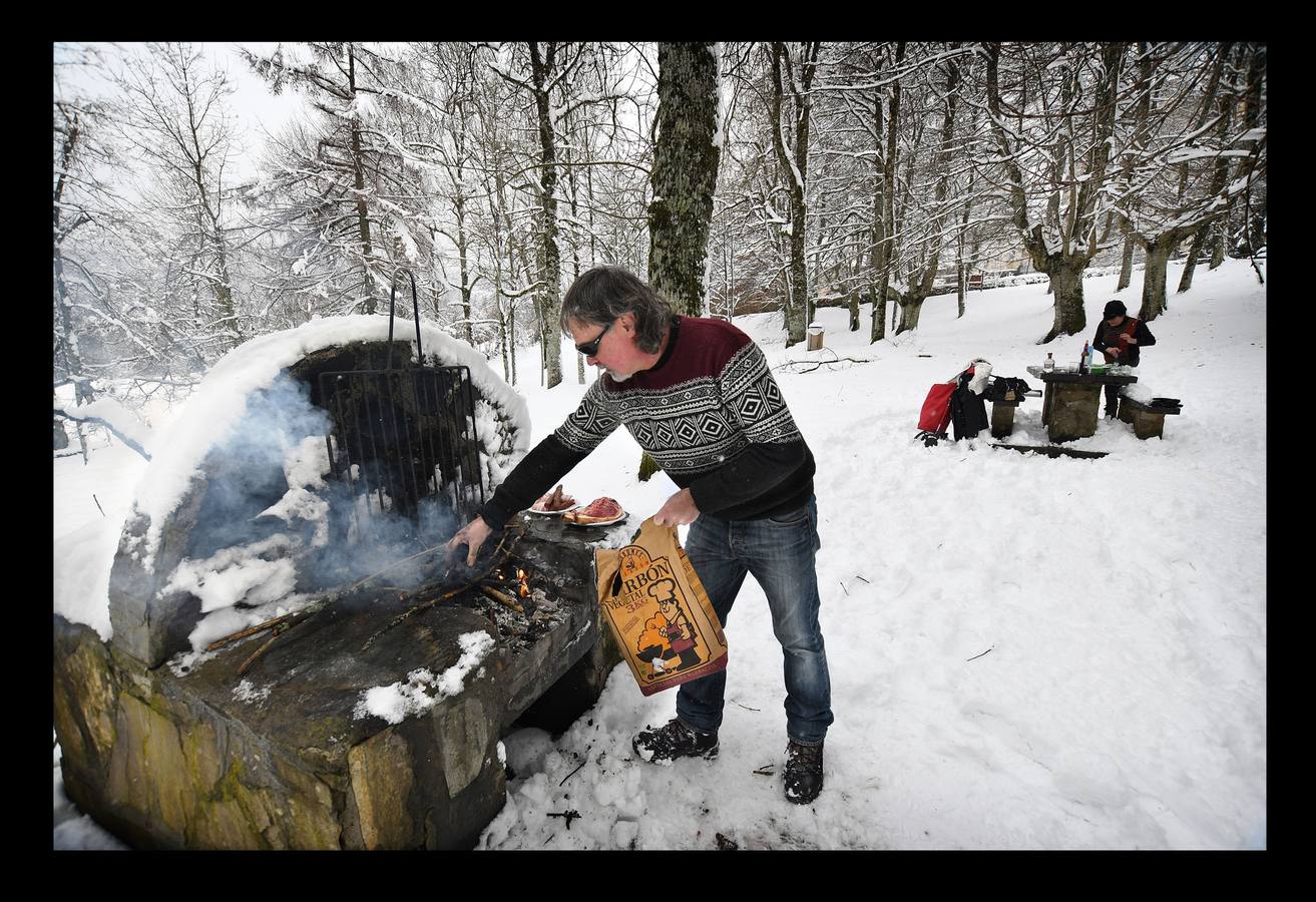Fotos: frío y nieve en Euskadi