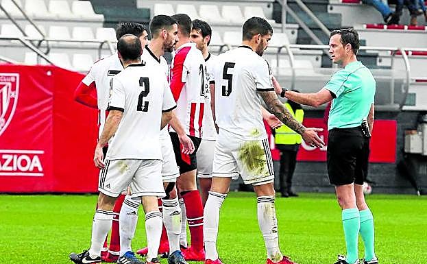 Ante el Bilbao Athletic el Mirandés sumó su cuarta derrota en seis partidos. 