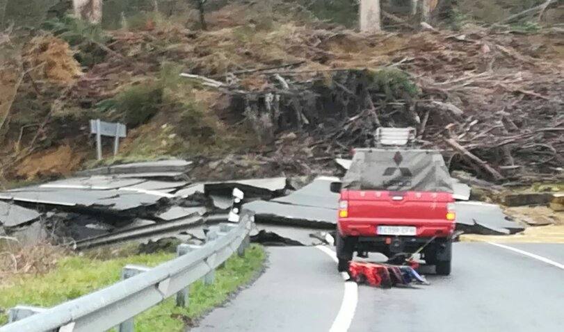 Fotos: Las imágenes del desprendimiento de una ladera en Larrabetzu