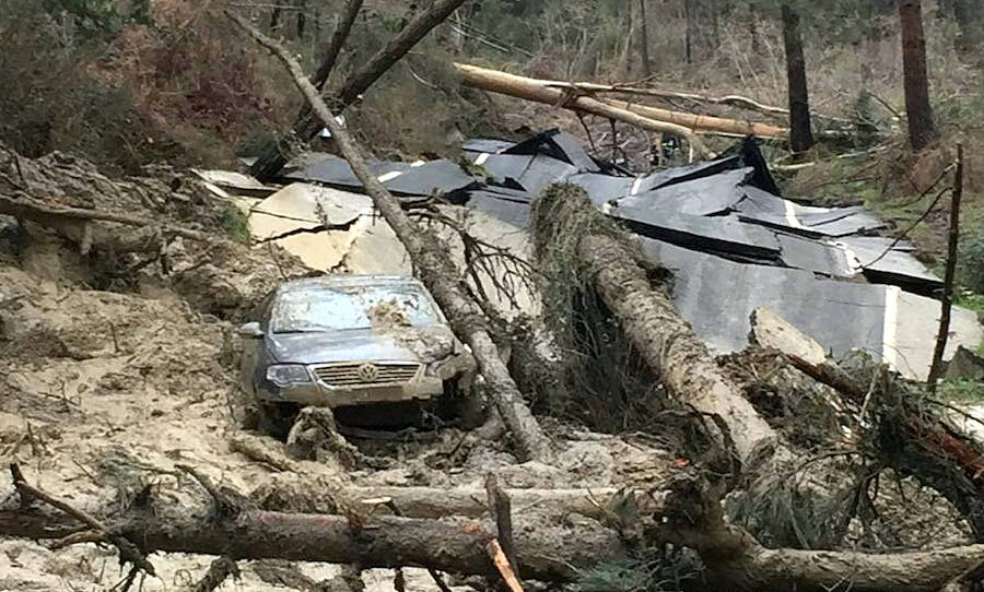 Fotos: Las imágenes del desprendimiento de una ladera en Larrabetzu