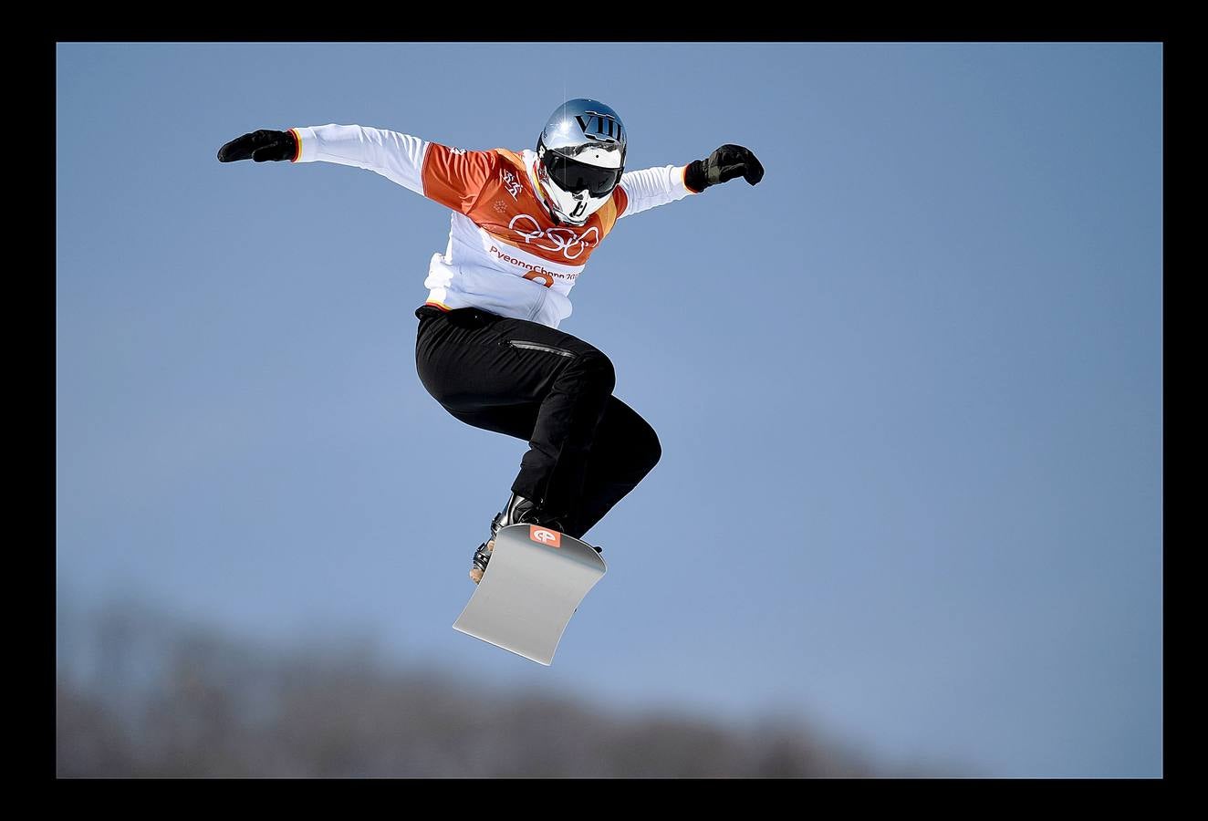 España llevaba 15 años sin lograr premio en los juegos de invierno. Este ceutí, afincado en Mijas y con una barba de la que no quiere separarse, logró ser bronce en una emocionante prueba de boardercross de snowboard en Pyeongchang tras acabar la final por detrás del francés Pierre Vaultier y del australiano Jarryd Hughes.