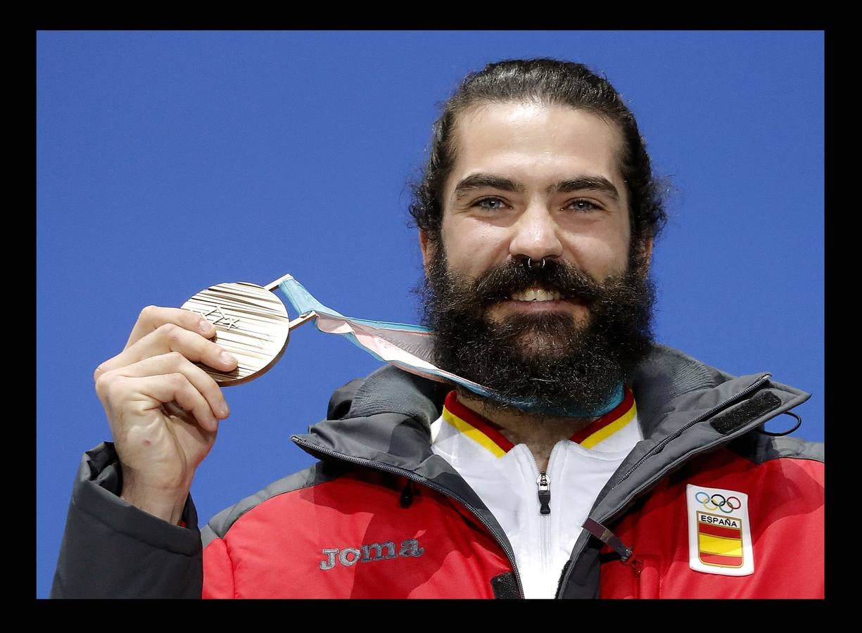 España llevaba 15 años sin lograr premio en los juegos de invierno. Este ceutí, afincado en Mijas y con una barba de la que no quiere separarse, logró ser bronce en una emocionante prueba de boardercross de snowboard en Pyeongchang tras acabar la final por detrás del francés Pierre Vaultier y del australiano Jarryd Hughes.