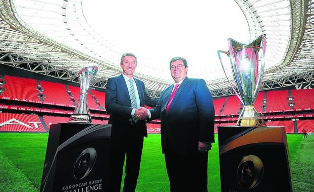 Vicent Gallardo, director general de la competición, y el alcalde de Bilbao, Juan María Aburto. 