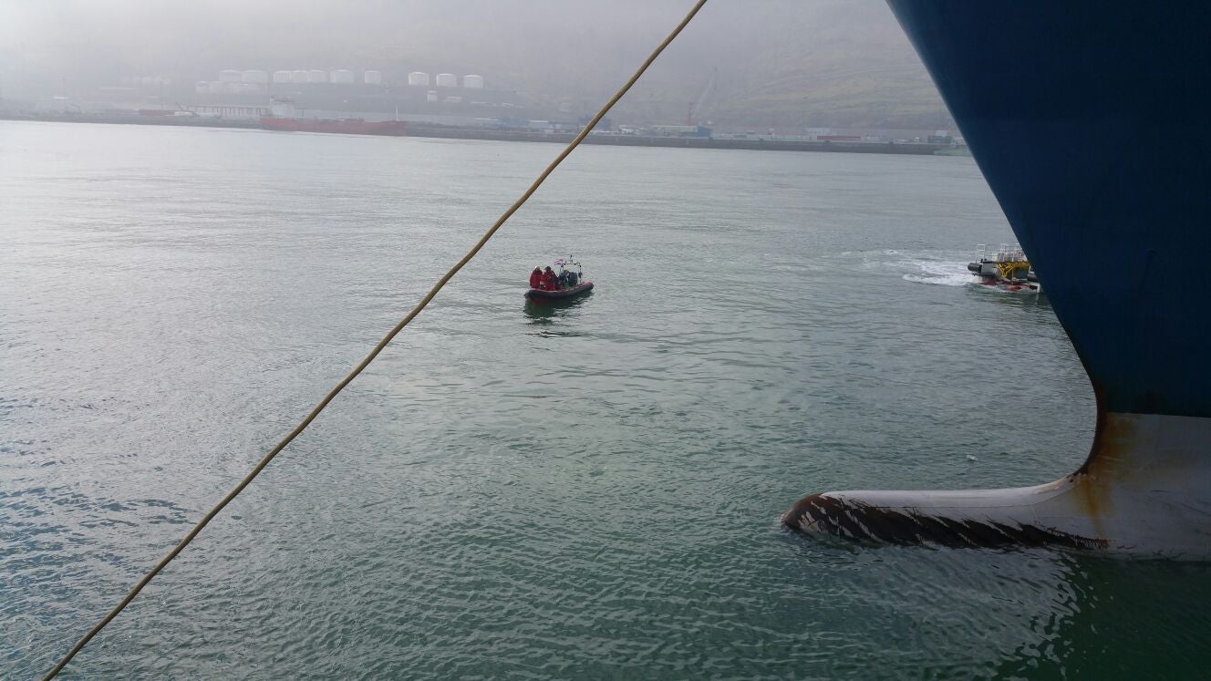 Protesta de Greenpeace en el Puerto de Bilbao