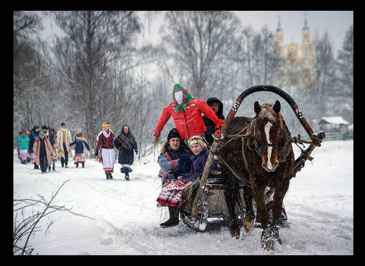 La Maslenitsa, conocida como la Semana de la mantequilla y del queso, es una celebración típica de varios países eslavos, que viene a ser un equivalente del carnaval cristiano católico, pero, a diferencia de este, la cuaresma ortodoxa da comienzo el lunes en lugar del miércoles.