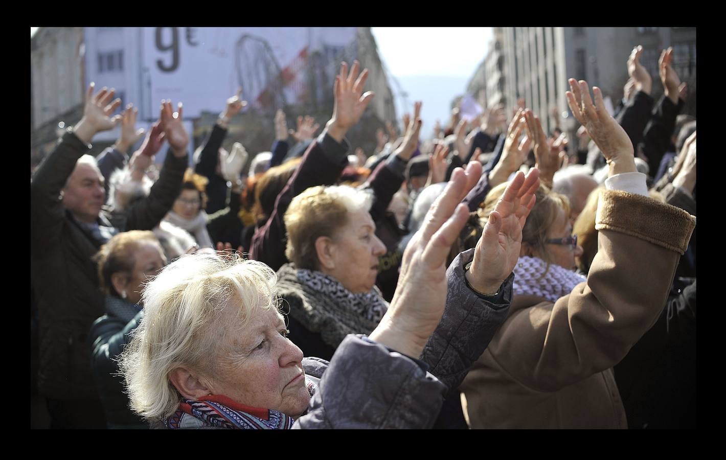 Fotos: Manifestación multitudinaria de jubilados en Bilbao
