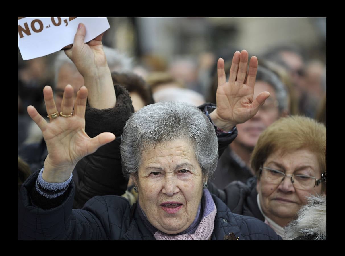 Fotos: Manifestación multitudinaria de jubilados en Bilbao