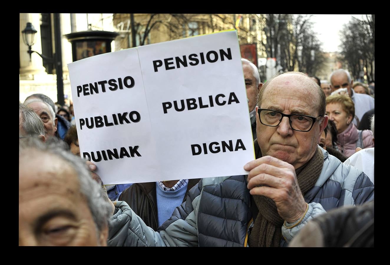 Fotos: Manifestación multitudinaria de jubilados en Bilbao