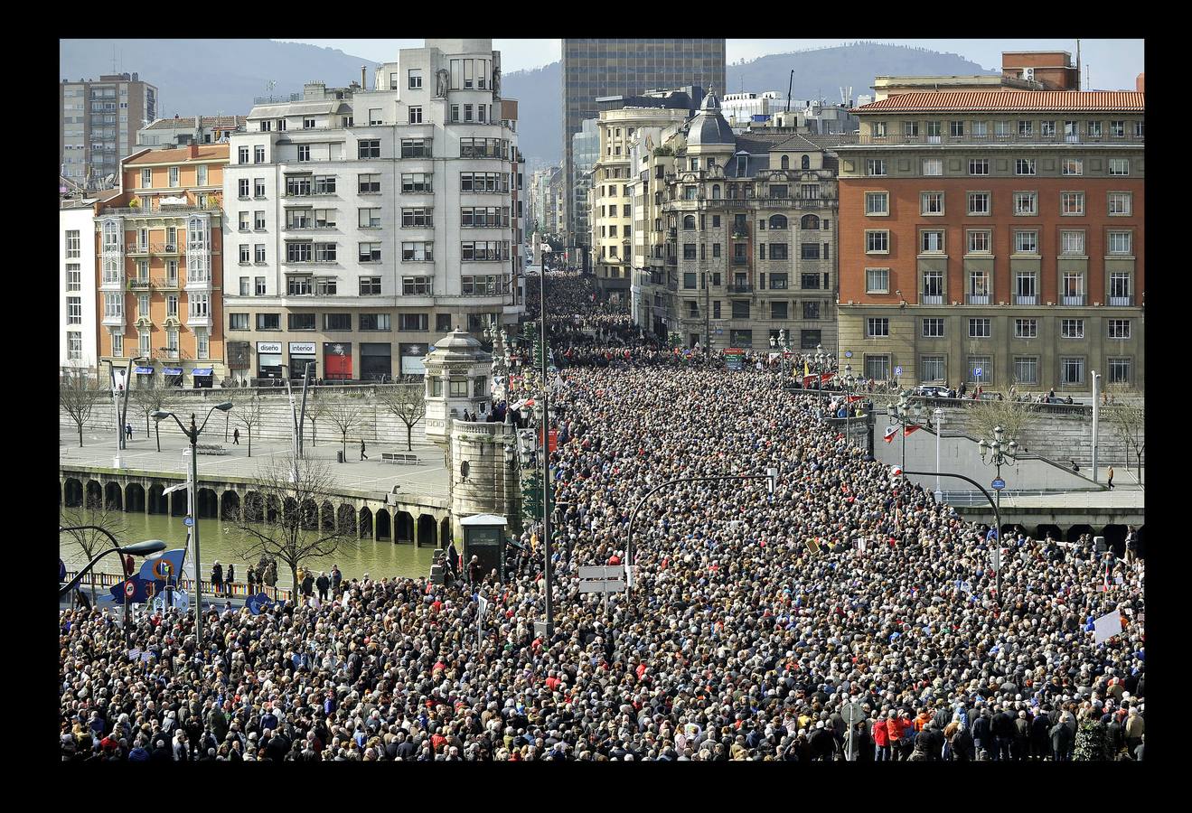 Fotos: Manifestación multitudinaria de jubilados en Bilbao
