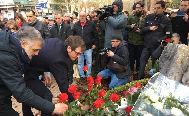 Imagen principal - Todos los partidos se suman al homenaje a Fernando Buesa