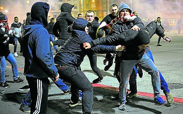 liberar al fútbol de los violentos