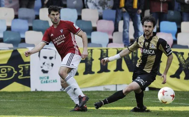 El Barakaldo se impuso al Mirandés en Lasesarre.