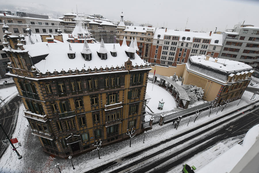 Fotos: Bilbao cubierto de nieve hoy 28 de febrero de 2018