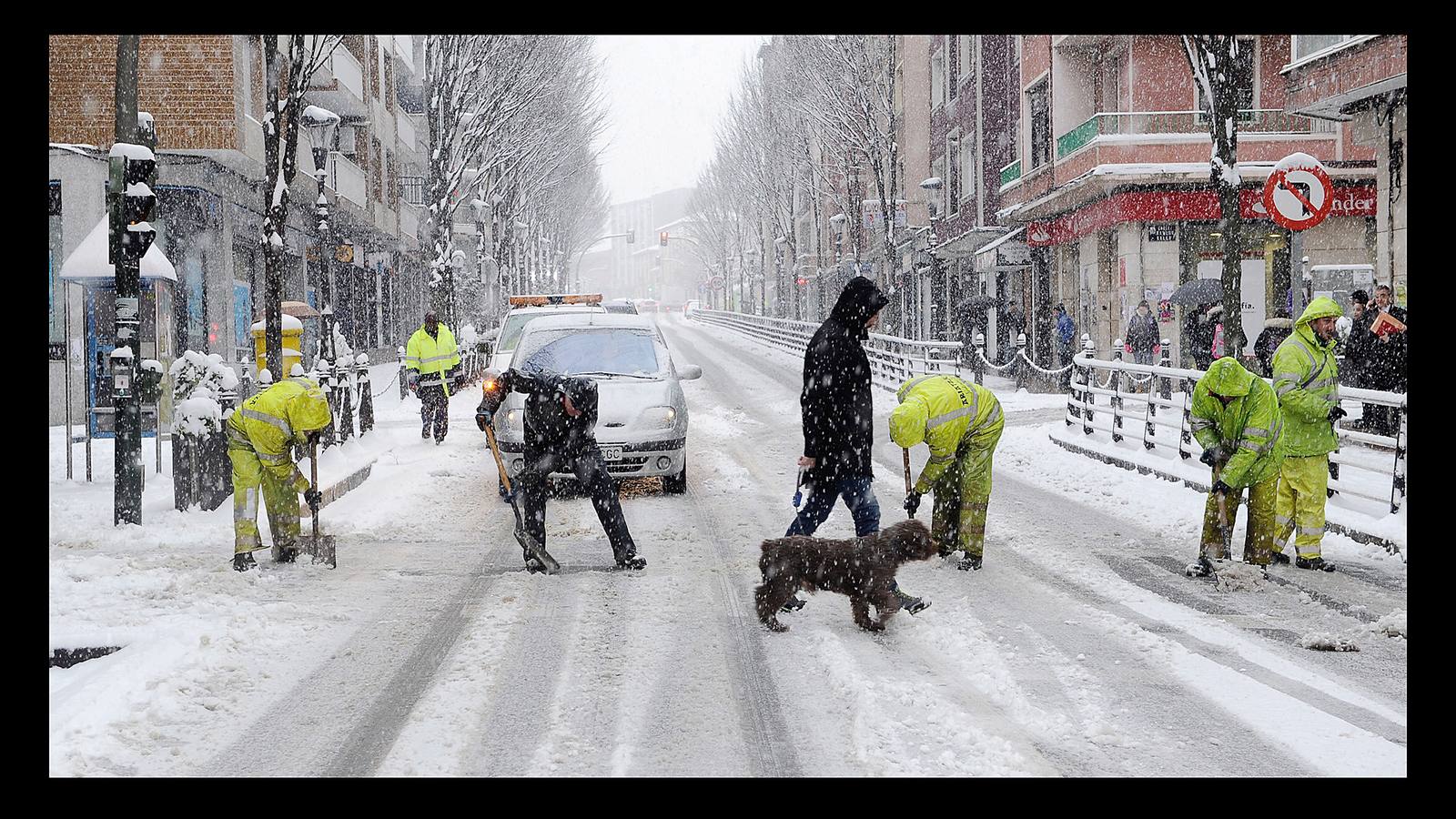 Fotos: Una espectacular nevada sorprende a Bizkaia