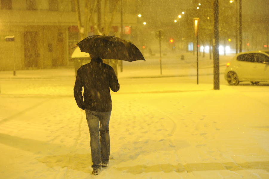 Fotos: Álava despide febrero bajo la nieve