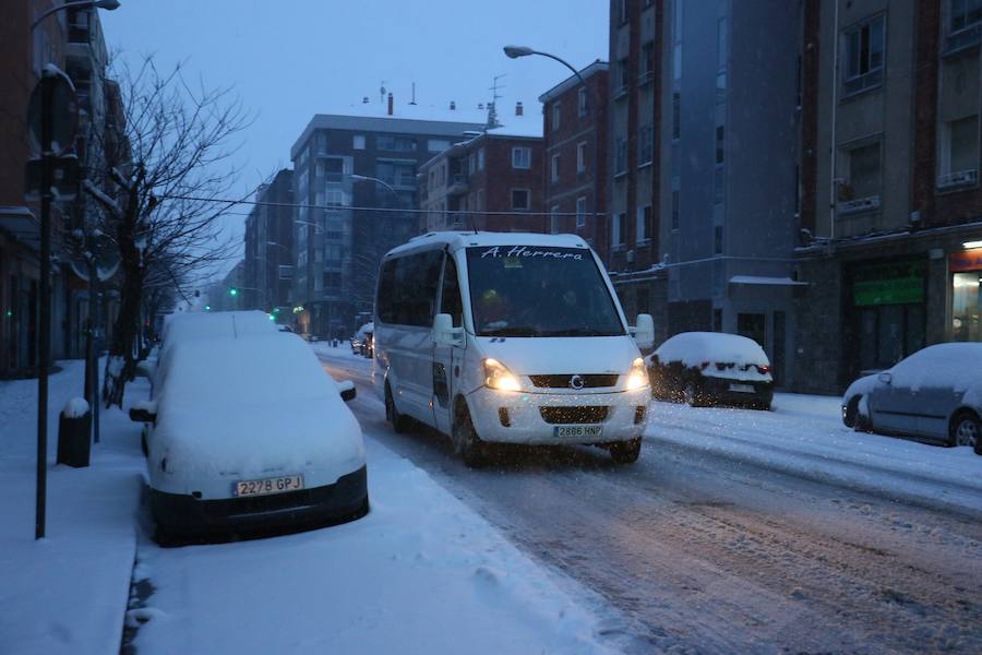 Fotos: Álava despide febrero bajo la nieve