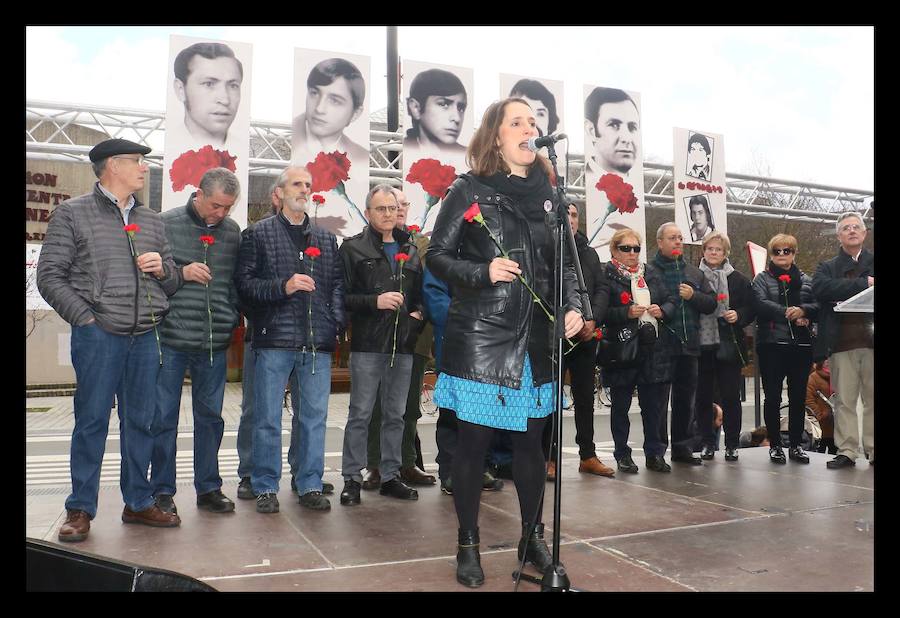 Organizaciones sindicales, partidos políticos y ciudadanos participan en diversos actos con motivo del 42º aniversario de los trágicos sucesos ocurridos en 1976