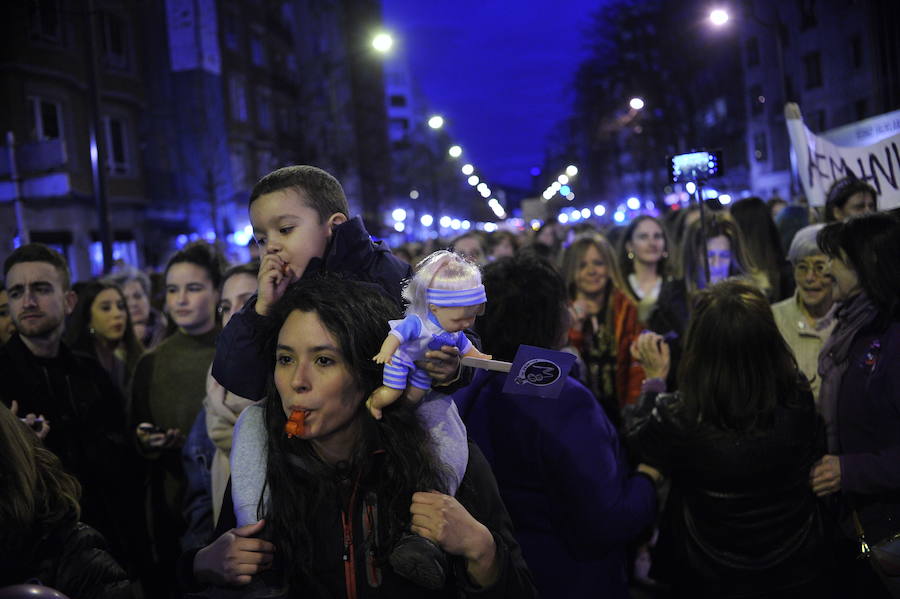 La marcha ha recorrido la villa en un gran ambiente festivo