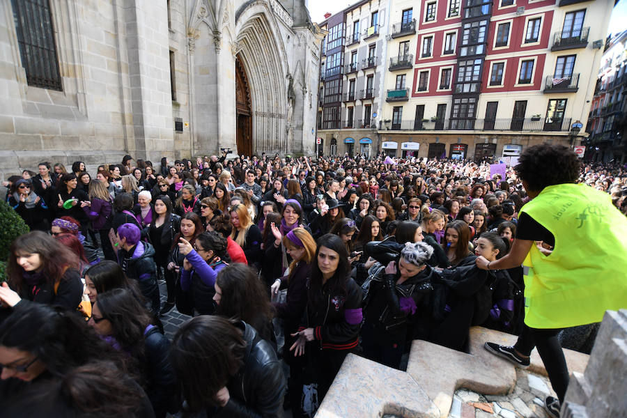 Las mejores fotos del Día Internacional de la Mujer 2018 en Bilbao, con imágenes de las concentraciones y manifestaciones feministas.