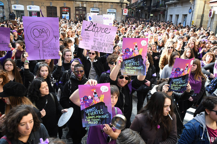 Las mejores fotos del Día Internacional de la Mujer 2018 en Bilbao, con imágenes de las concentraciones y manifestaciones feministas.