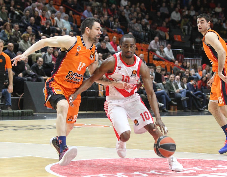Fotos: El Valencia Basket - Baskonia de Eruoliga, en imágenes