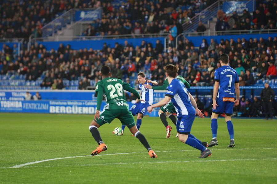 Fotos: El Alavés - Betis, en imágenes
