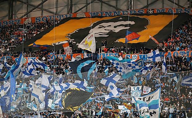 Una pancarta de los South Winners 87 con la imagen del 'Che' Guevara.