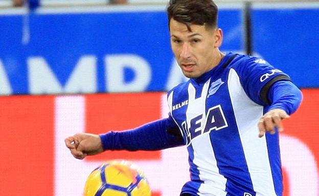 Hernán Pérez, con la camiseta del Alavés. 