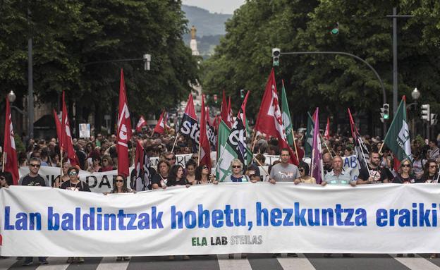 Manifestación en Bilbao durante una jornada de huelga en la enseñanza pública. 