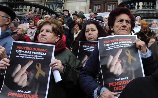 Pensionistas protestan en Bilbao.