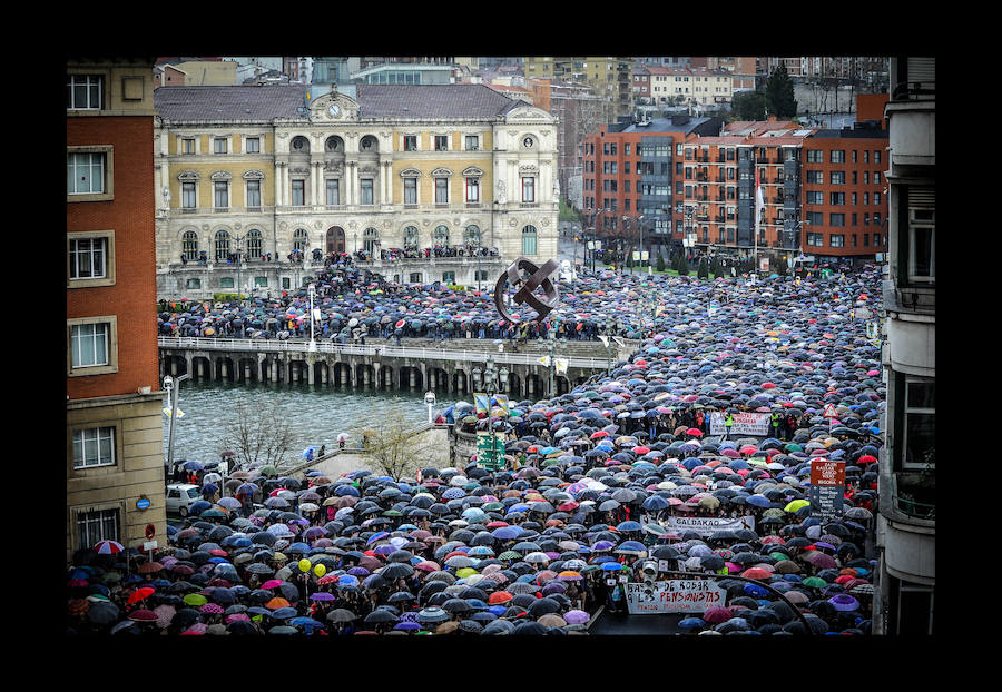 Fotos: Multitudinaria manifestación en Bilbao por unas «pensiones dignas»