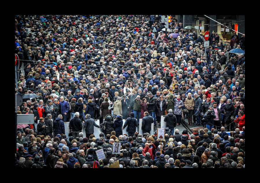 Fotos: Multitudinaria manifestación en Bilbao por unas «pensiones dignas»