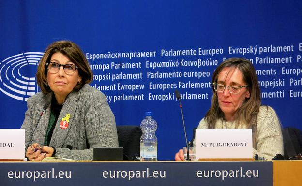 Montserrat Puigdemont, ayer en el Parlamento europeo junto a Laura Masvidal.