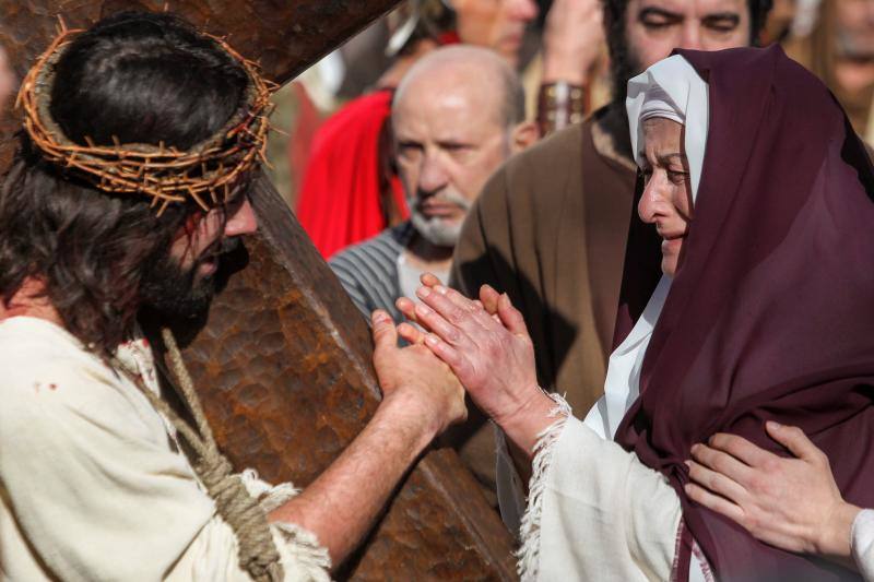 La celebración de la Semana Santa en la villa vuelve a reunir a cientos de personas