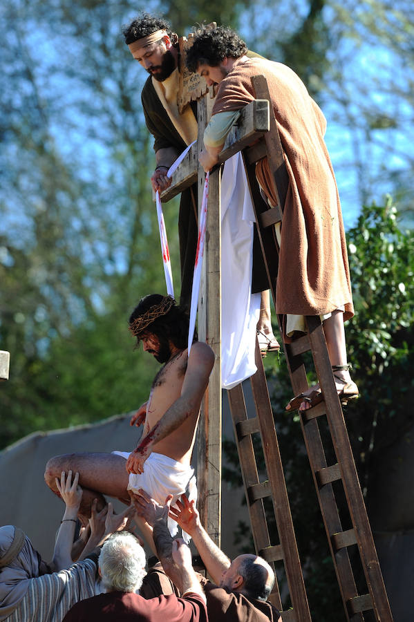 La celebración de la Semana Santa en la villa vuelve a reunir a cientos de personas