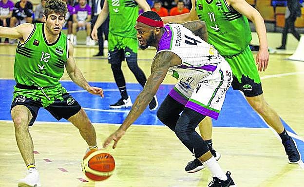 Edwards finalizó el encuentro con dobles figuras, con 18 puntos y 12 rebotes. 